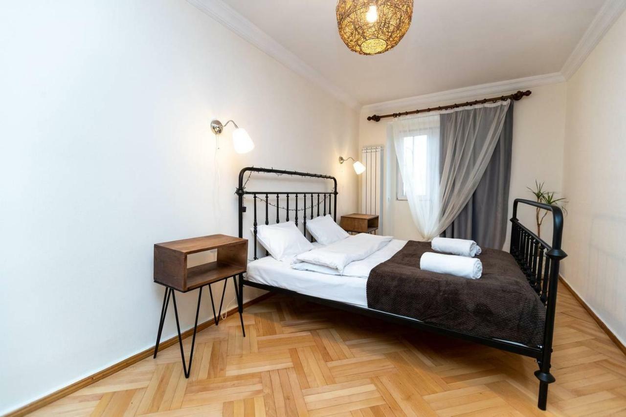 Wehost Cosy Apartment Tbilisi Ngoại thất bức ảnh
