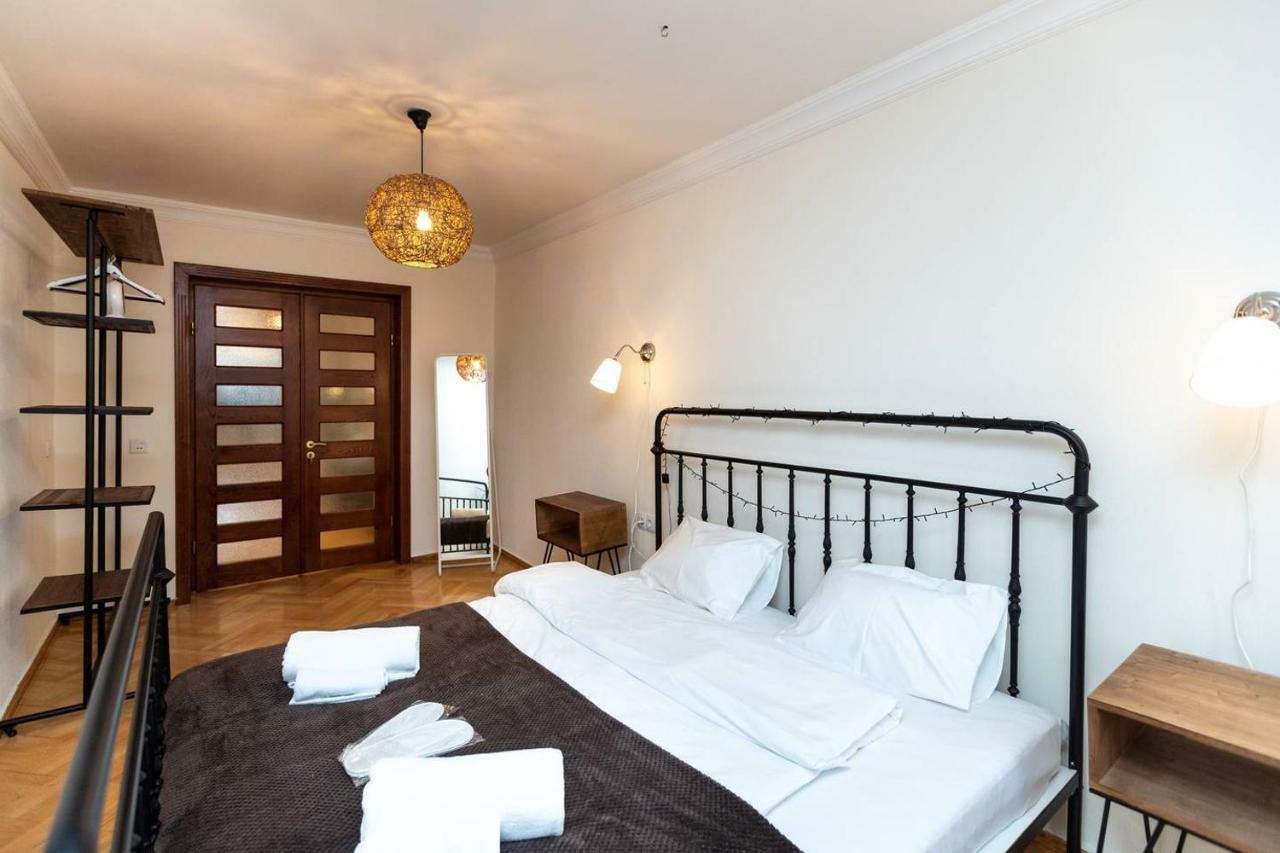 Wehost Cosy Apartment Tbilisi Ngoại thất bức ảnh